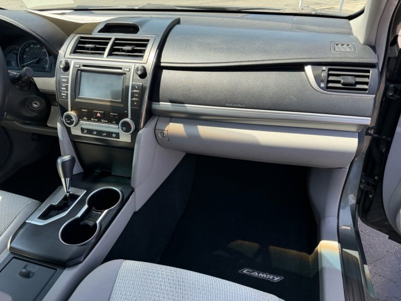 Used 2012 Toyota Camry LE FWD image 26