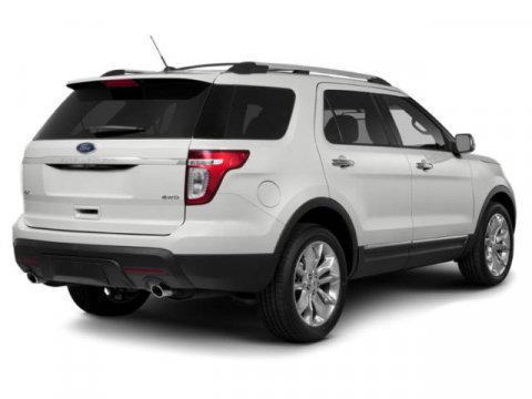 Used 2015 Ford Explorer XLT image 2