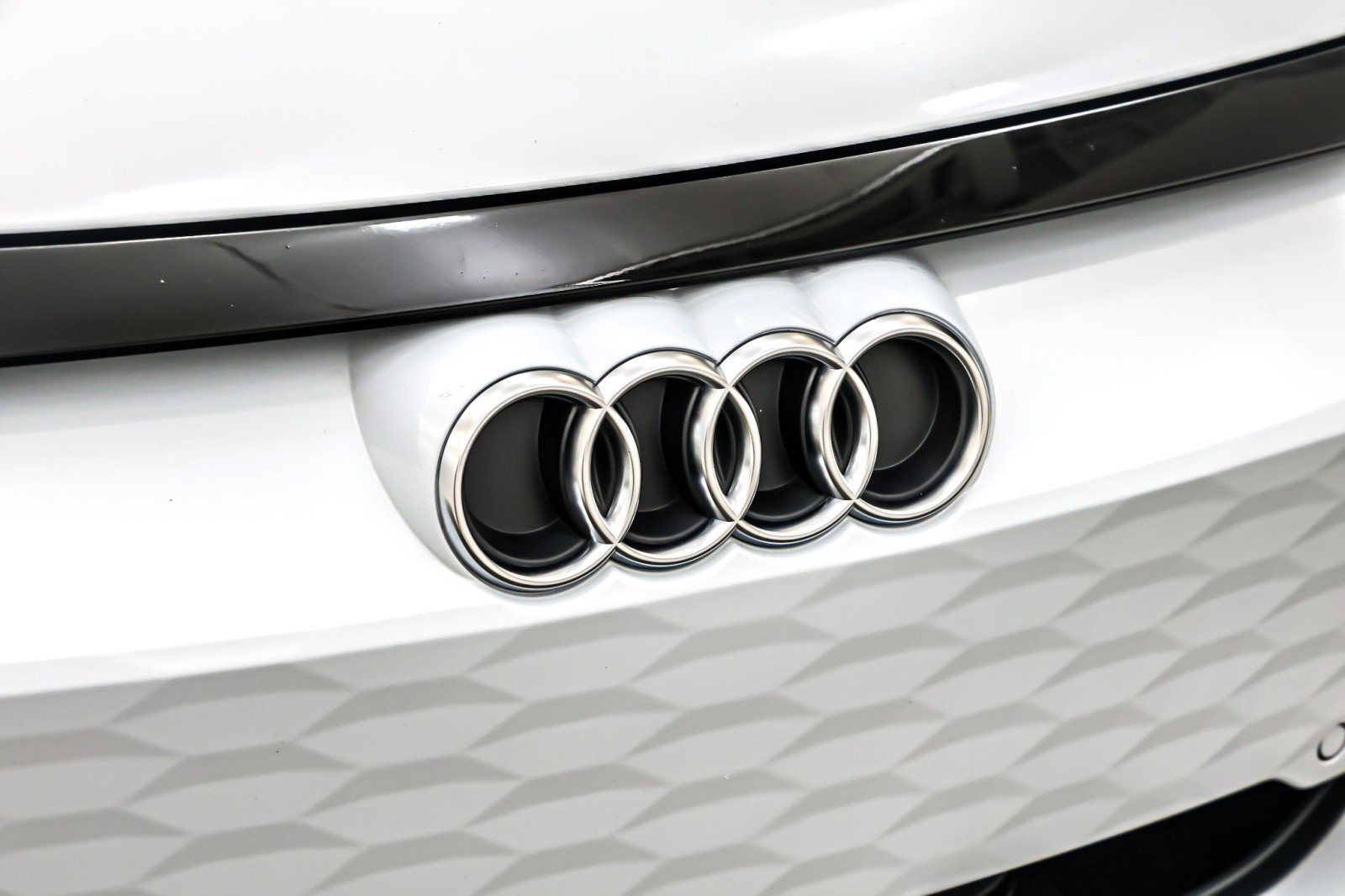 Used 2024 Audi e-tron GT Prestige w/ Prestige Package image 14