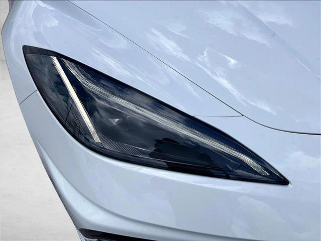 Used 2025 Chevrolet Corvette Stingray Coupe w/ Z51 Performance Package RWD image 28