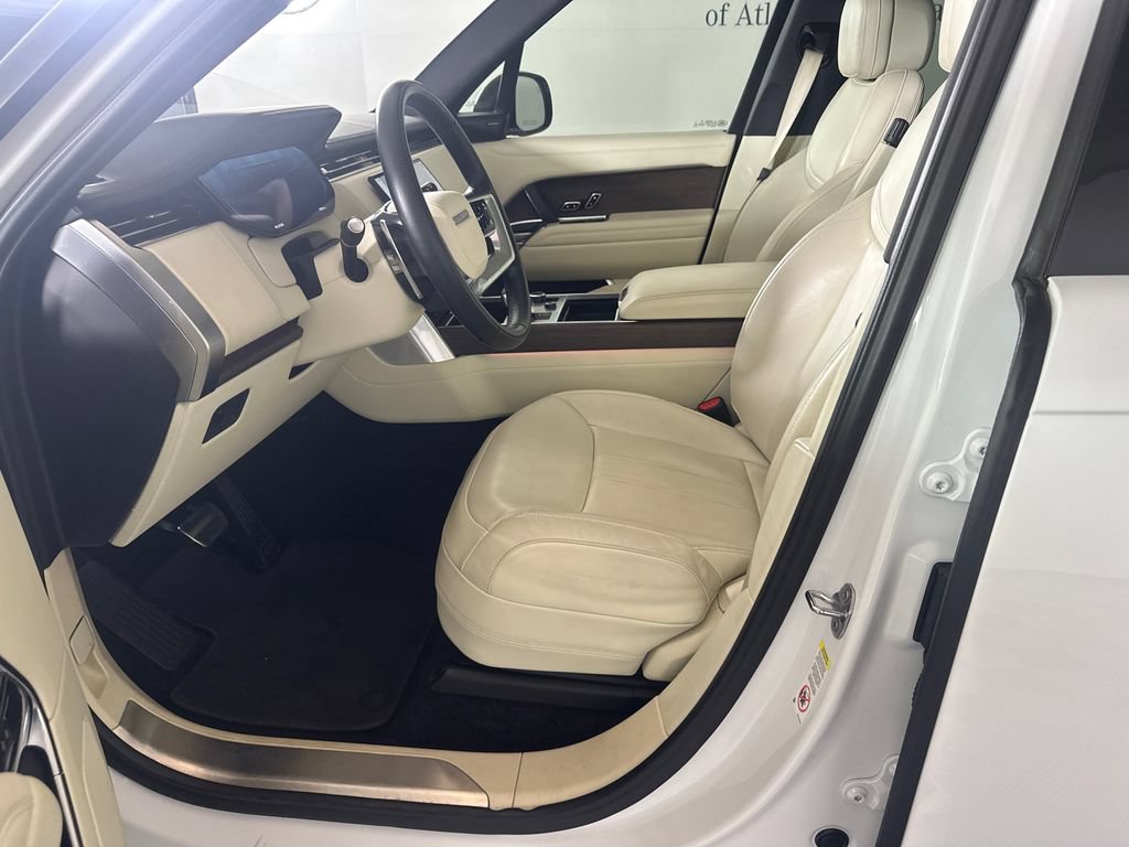 Used 2023 Land Rover Range Rover SE AWD/4WD image 3