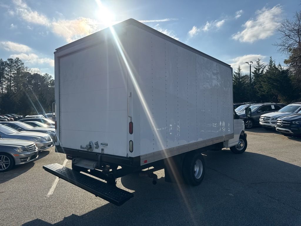 Used 2010 Chevrolet Express 3500 Extended image 3