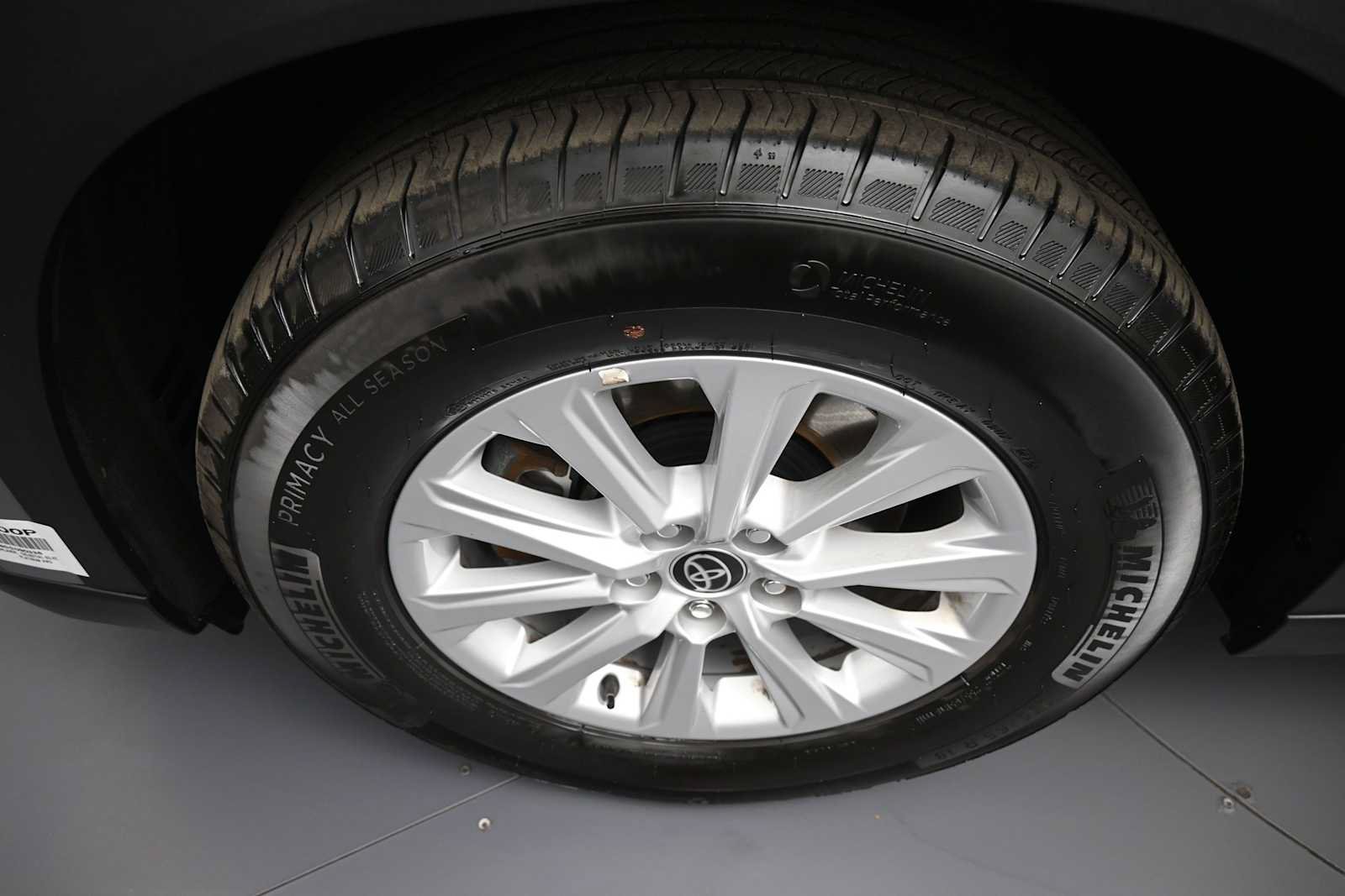 Certified 2025 Toyota Grand Highlander AWD image 14