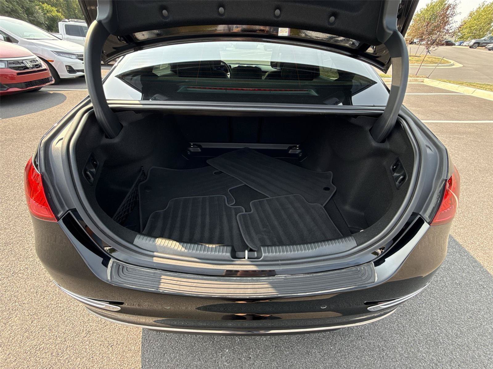 Used 2025 Mercedes-Benz C 300 4MATIC Sedan image 18