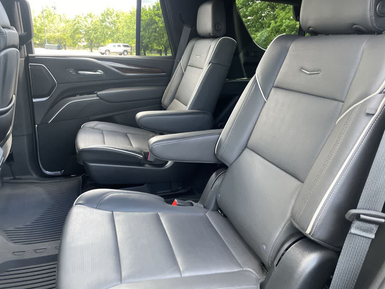 Used 2023 Cadillac Escalade Premium Luxury w/ Performance Package AWD/4WD image 20