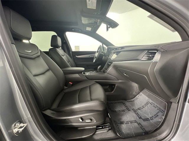 Used 2025 Cadillac XT6 Luxury image 29