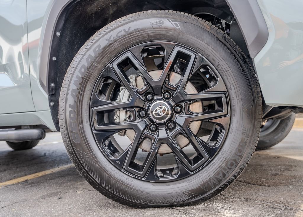 Used 2025 Toyota Tundra Limited image 11