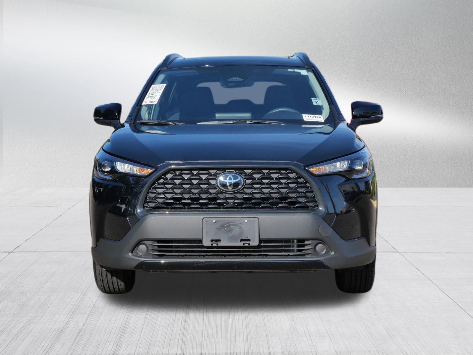 Certified 2025 Toyota Corolla Cross LE w/ Moonroof Package AWD/4WD image 2