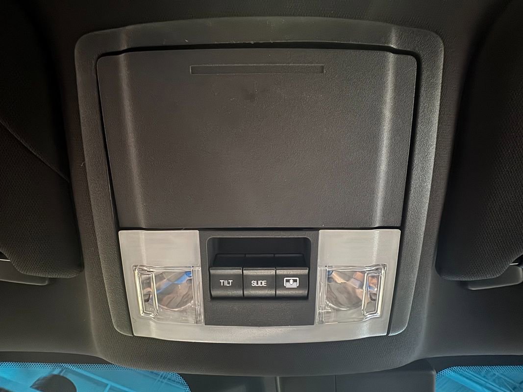 Used 2012 Lincoln MKS AWD image 26