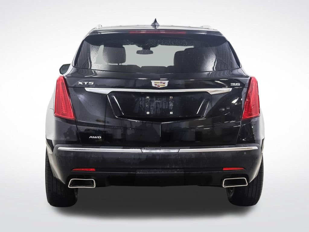 Used 2017 Cadillac XT5 Luxury w/ Driver Awareness Package AWD/4WD image 4