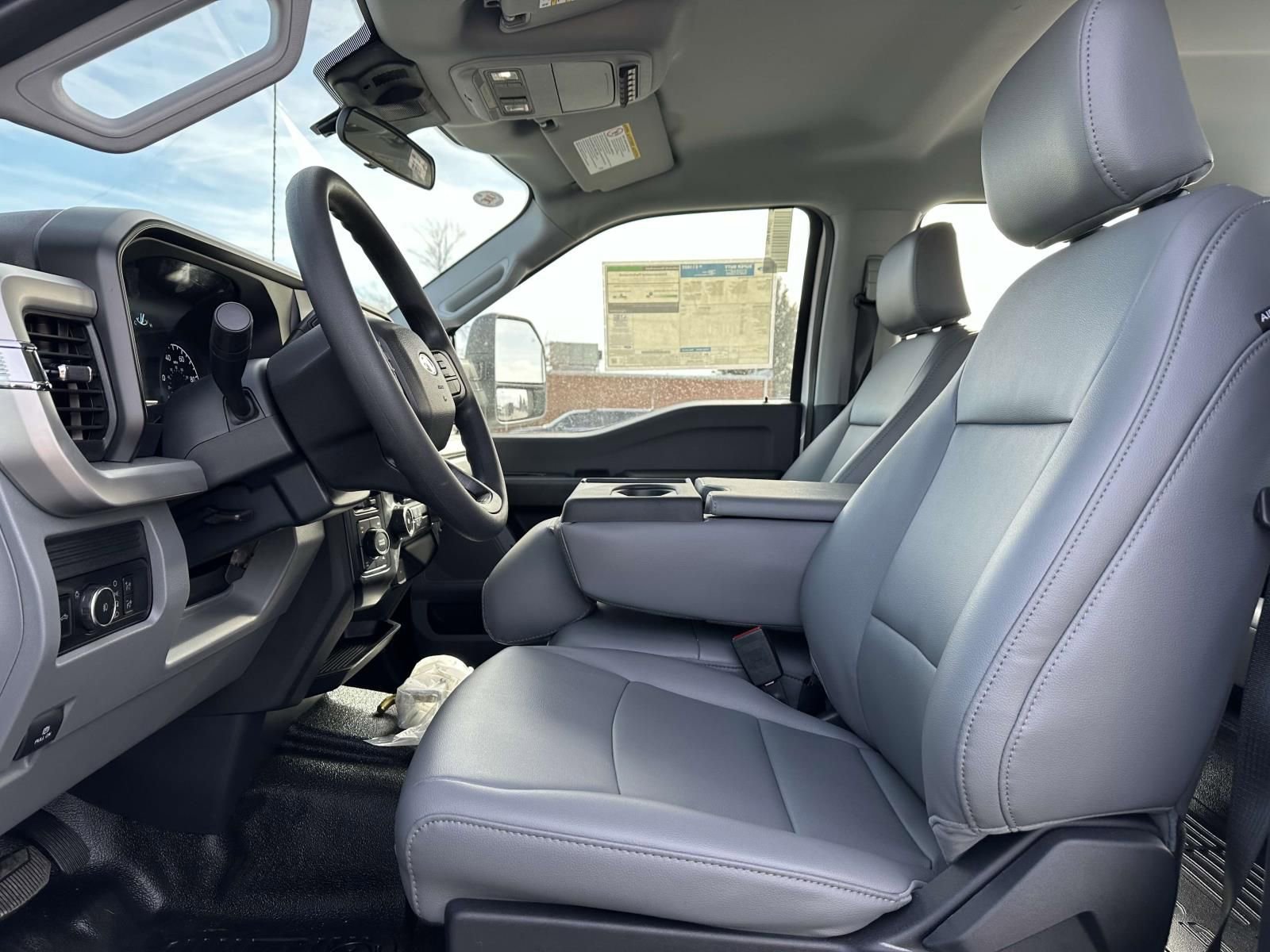 New 2025 Ford F250 XL w/ XL Chrome Package image 9