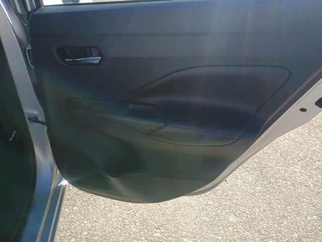 Used 2024 Nissan Versa SR FWD image 15