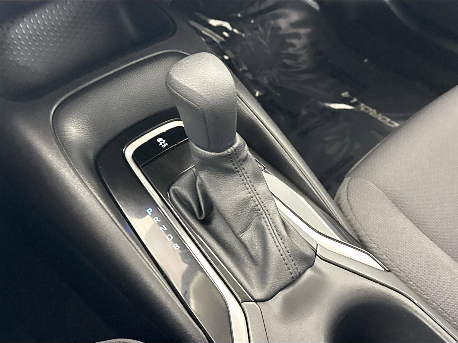 Certified 2025 Toyota Corolla LE image 24