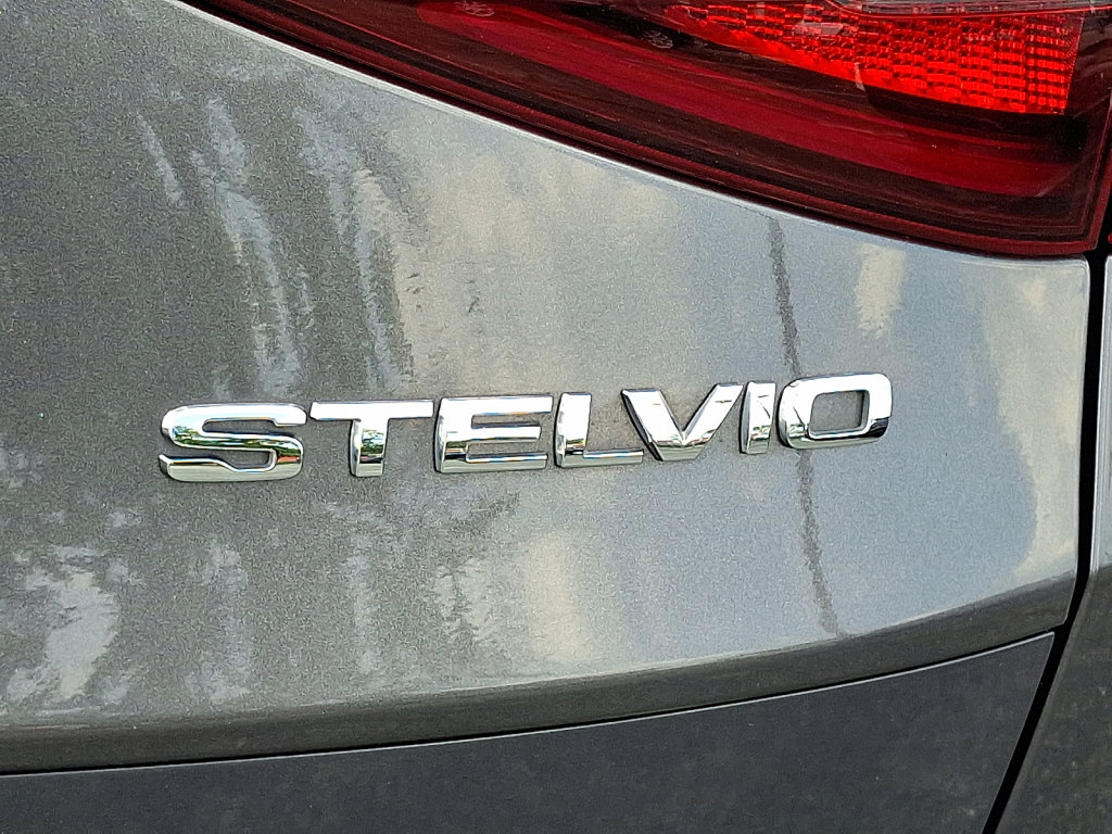 Used 2022 Alfa Romeo Stelvio Sprint image 16