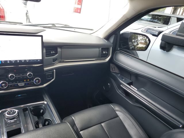 Used 2023 Ford Expedition XLT RWD image 13