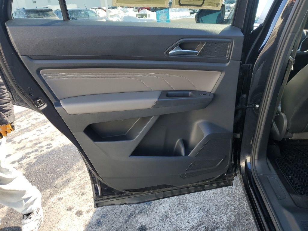 Used 2022 Volkswagen Atlas Cross Sport SE image 23