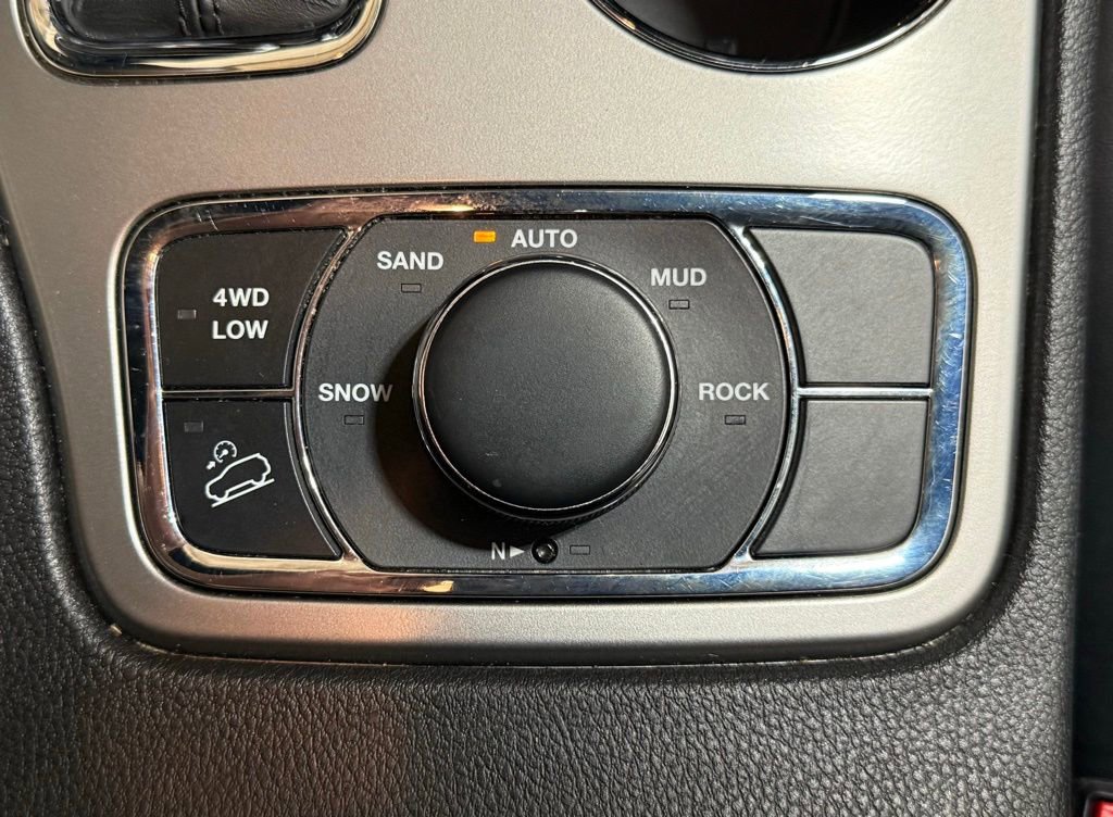 Used 2021 Jeep Grand Cherokee Limited AWD/4WD image 17