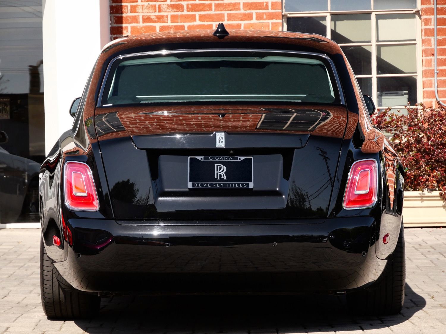 Certified 2022 Rolls-Royce Phantom Extended Wheelbase w/ The Phantom Package RWD image 22