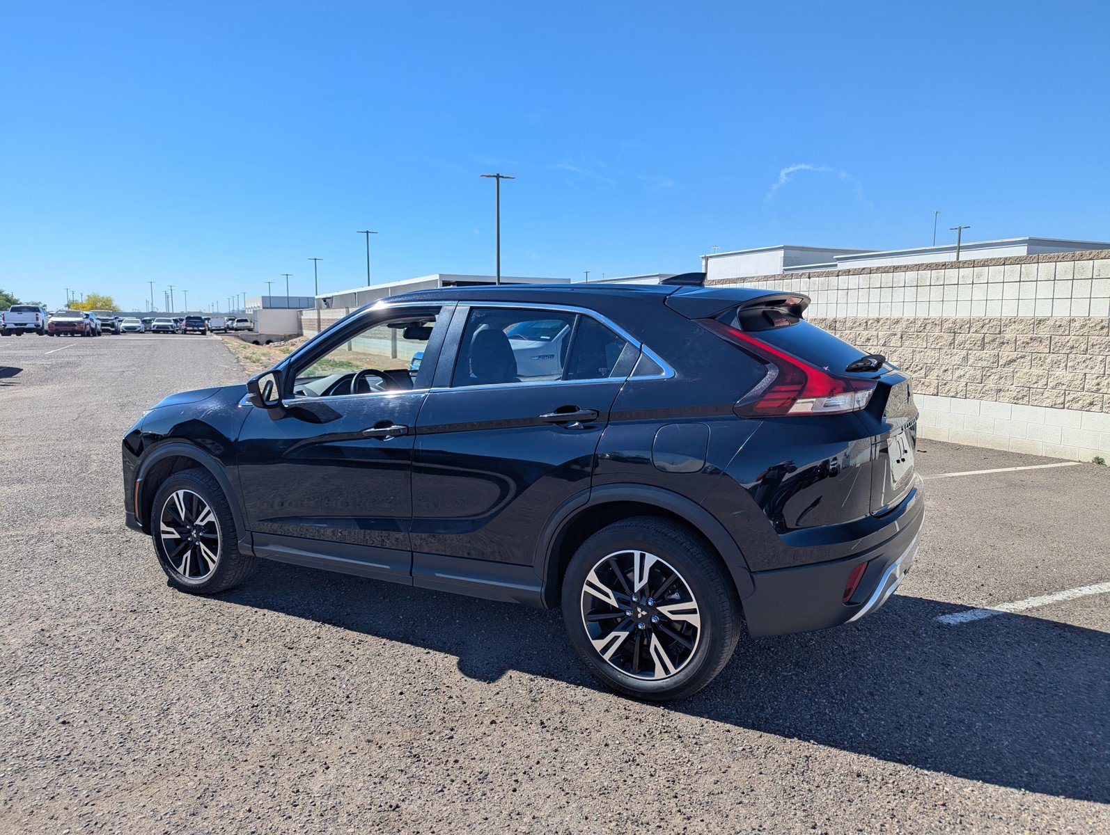 Used 2024 Mitsubishi Eclipse Cross SE image 3