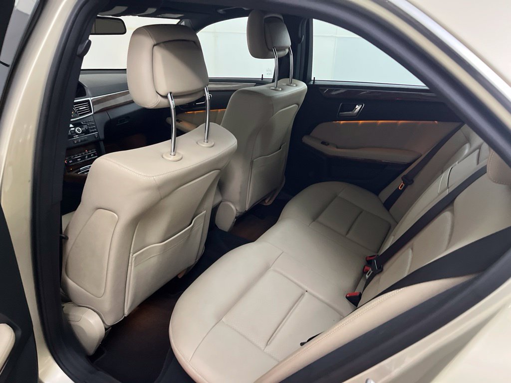 Used 2010 Mercedes-Benz E 350 Sedan image 24