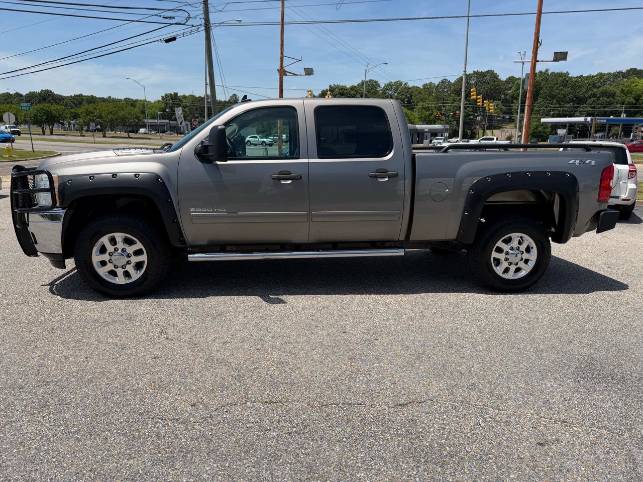 Used 2014 Chevrolet Silverado 2500 LT w/ Interior Plus Package AWD/4WD image 18