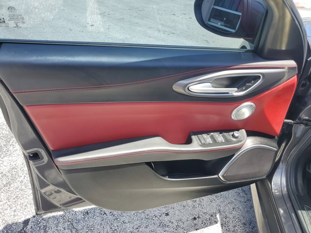 Used 2019 Alfa Romeo Giulia Ti Sport w/ Quick Order Package 22U Sport RWD image 20