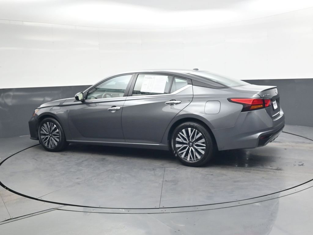 Used 2024 Nissan Altima 2.5 SV image 7