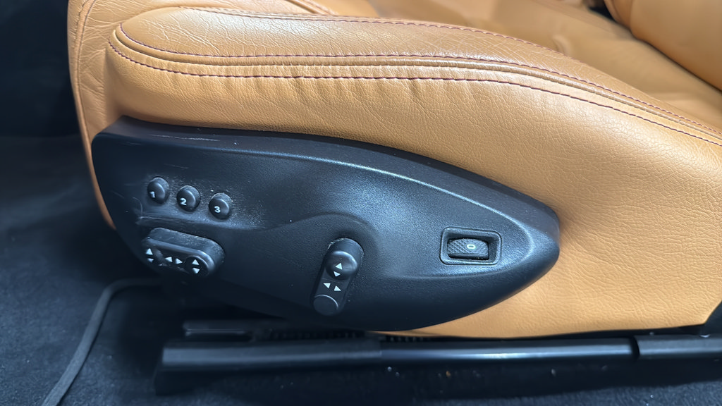 Used 2015 Maserati GranTurismo Convertible RWD image 32