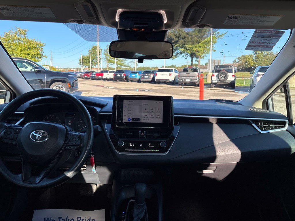 Used 2025 Toyota Corolla LE FWD image 23