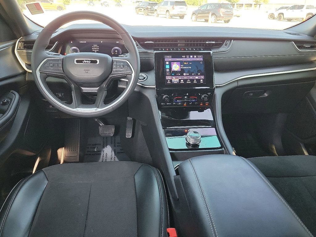 Used 2023 Jeep Grand Cherokee L Altitude image 11