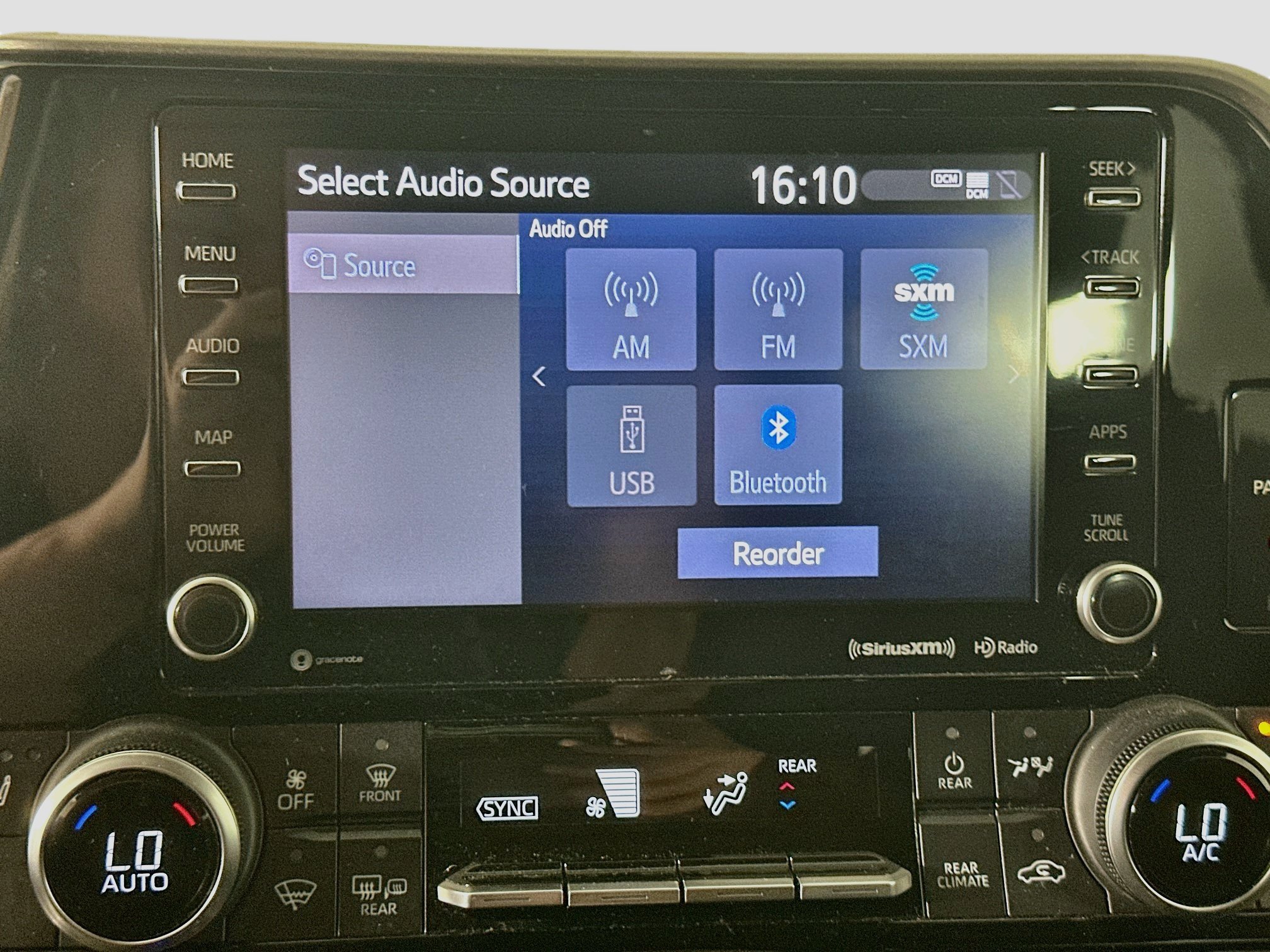 Used 2022 Toyota Highlander XLE FWD image 21