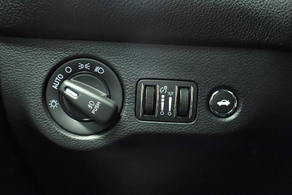 Used 2016 Dodge Challenger SXT Plus image 26