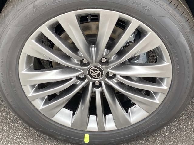New 2026 Toyota Highlander Platinum AWD/4WD image 6