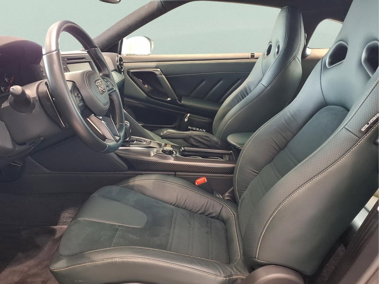 Used 2024 Nissan GT-R w/ Floor Mat Package image 11