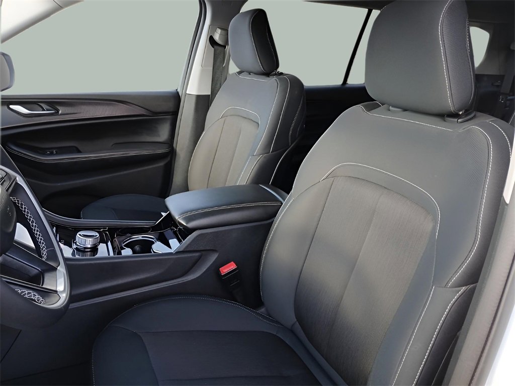 Used 2023 Jeep Grand Cherokee L Laredo image 22