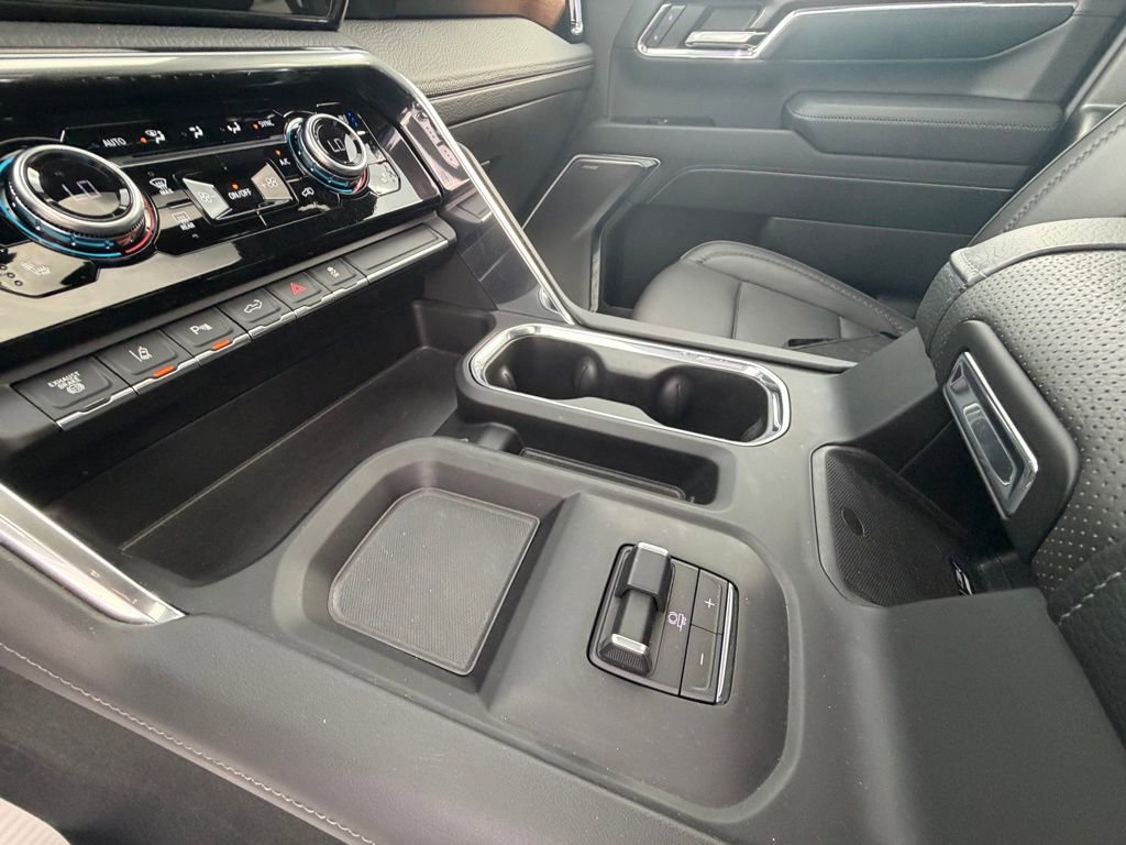 Used 2024 GMC Sierra 3500 Denali w/ Denali Reserve Package AWD/4WD image 26