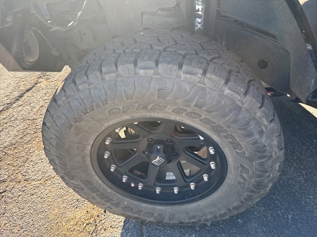 Used 2016 Jeep Wrangler Unlimited Rubicon w/ Dual Top Group image 14