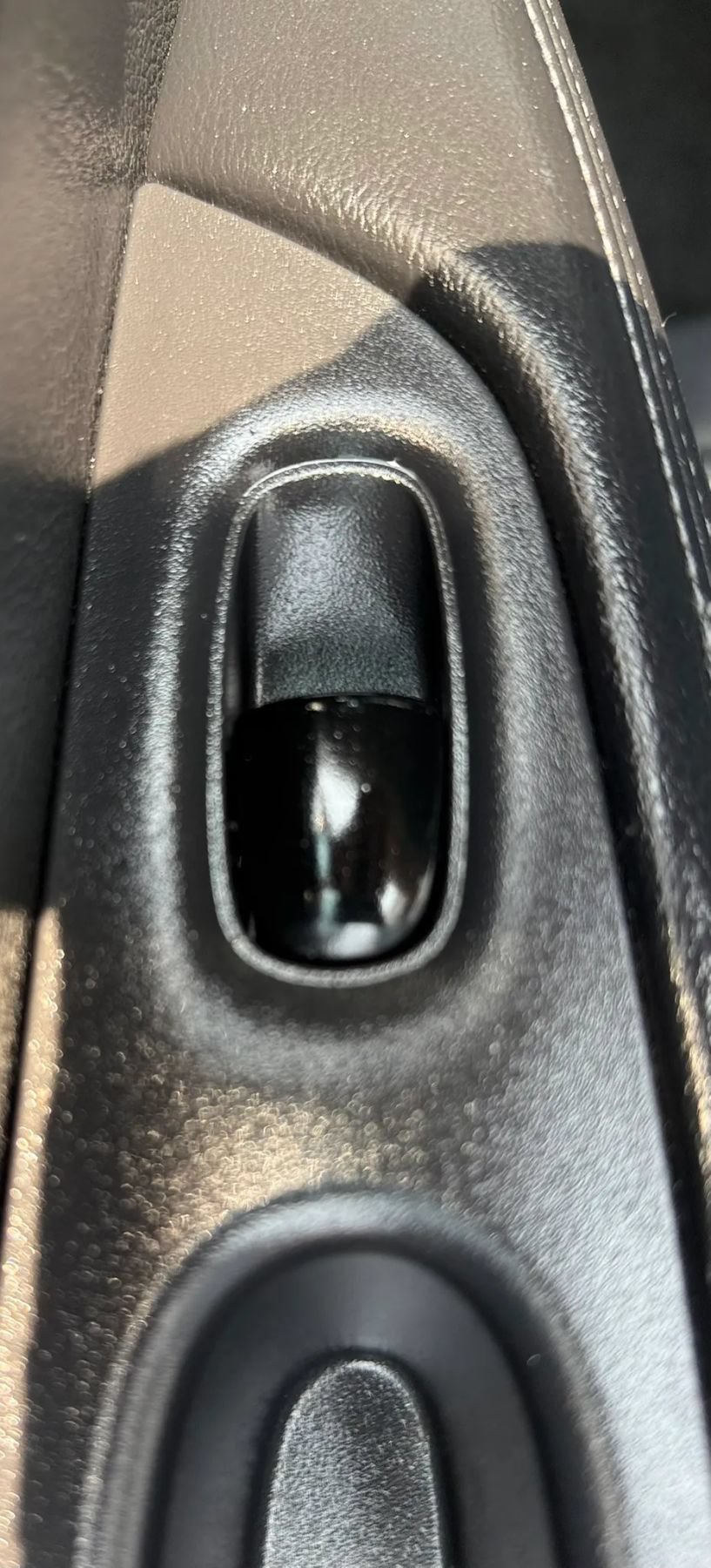 Used 2016 Nissan Rogue S FWD image 26