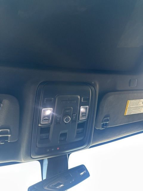 Used 2022 GMC Yukon XL AT4 image 17