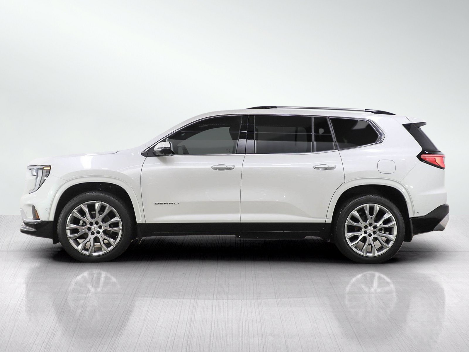 Used 2025 GMC Acadia Denali w/ Super Cruise Package AWD/4WD image 2