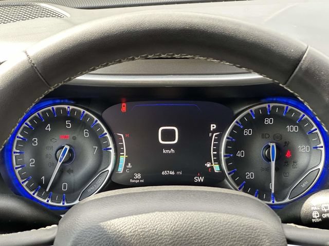 Used 2023 Chrysler Pacifica Touring-L FWD image 25