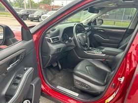 Used 2021 Toyota Highlander Limited AWD/4WD image 5