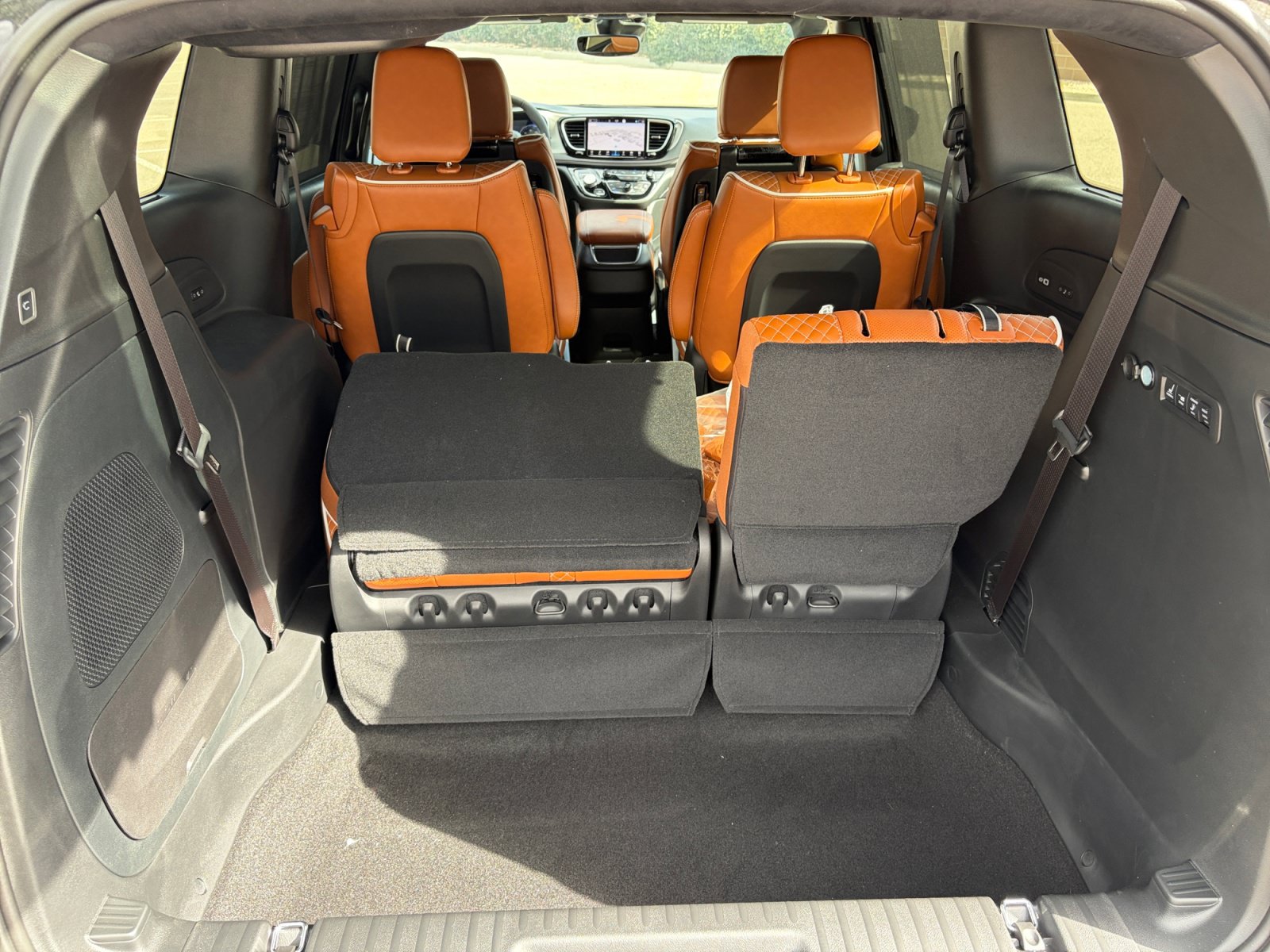 New 2026 Chrysler Pacifica Pinnacle AWD/4WD image 29