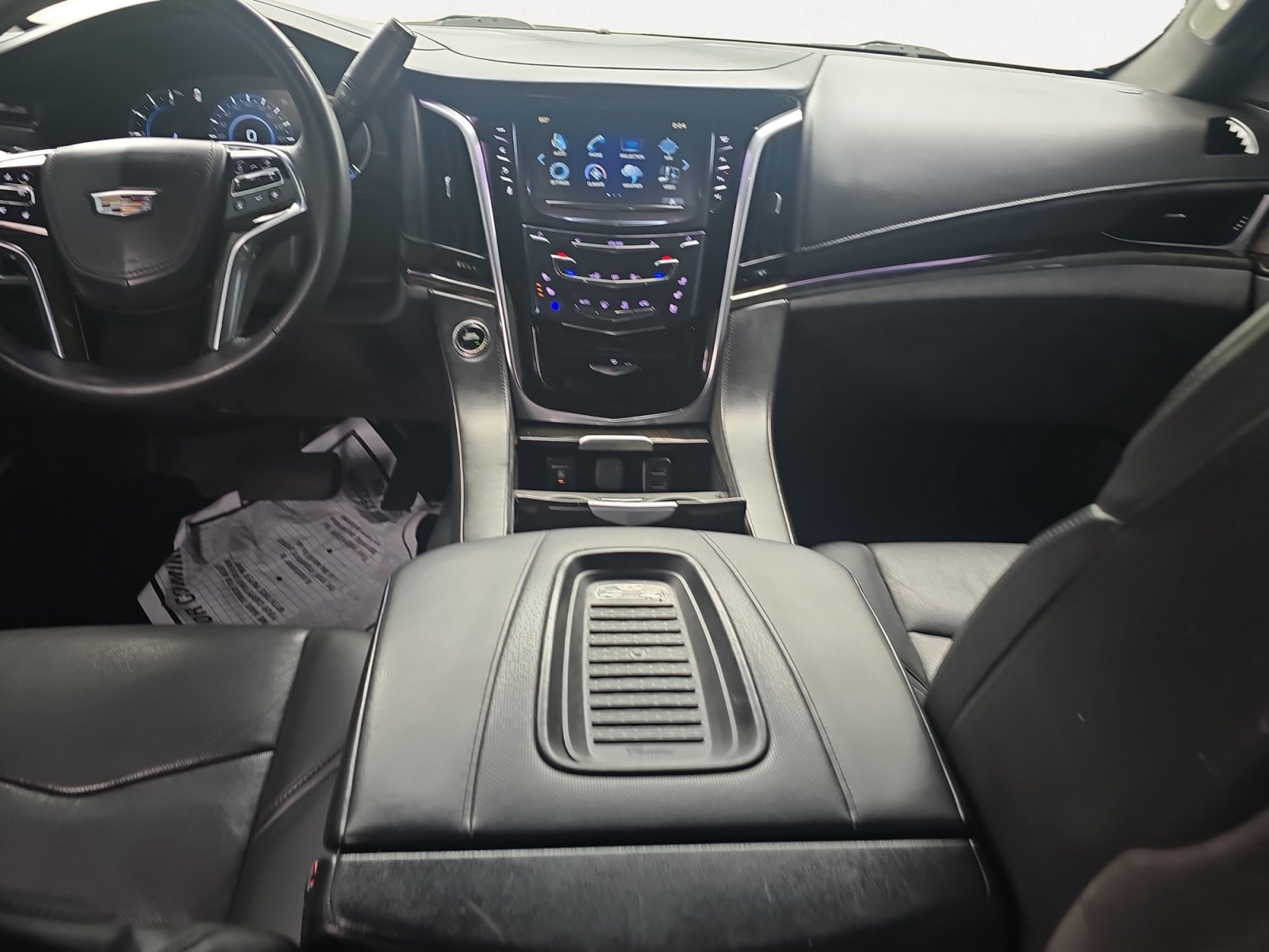 Used 2018 Cadillac Escalade ESV Platinum RWD image 3