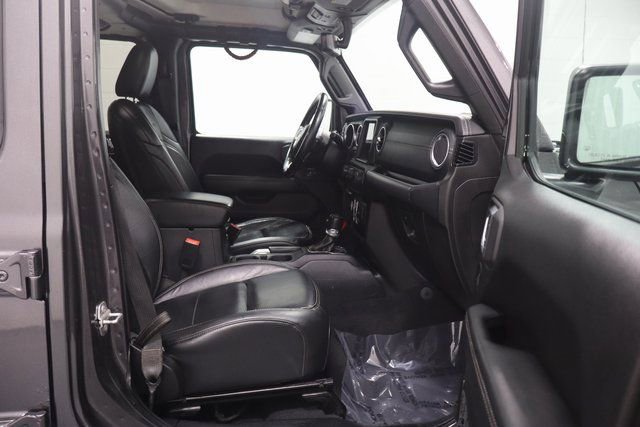 Used 2019 Jeep Wrangler Unlimited Sahara w/ Uconnect 4C Nav & Sound Group image 14