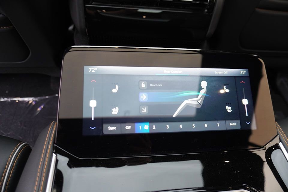 New 2024 Jeep Grand Wagoneer Series III image 17