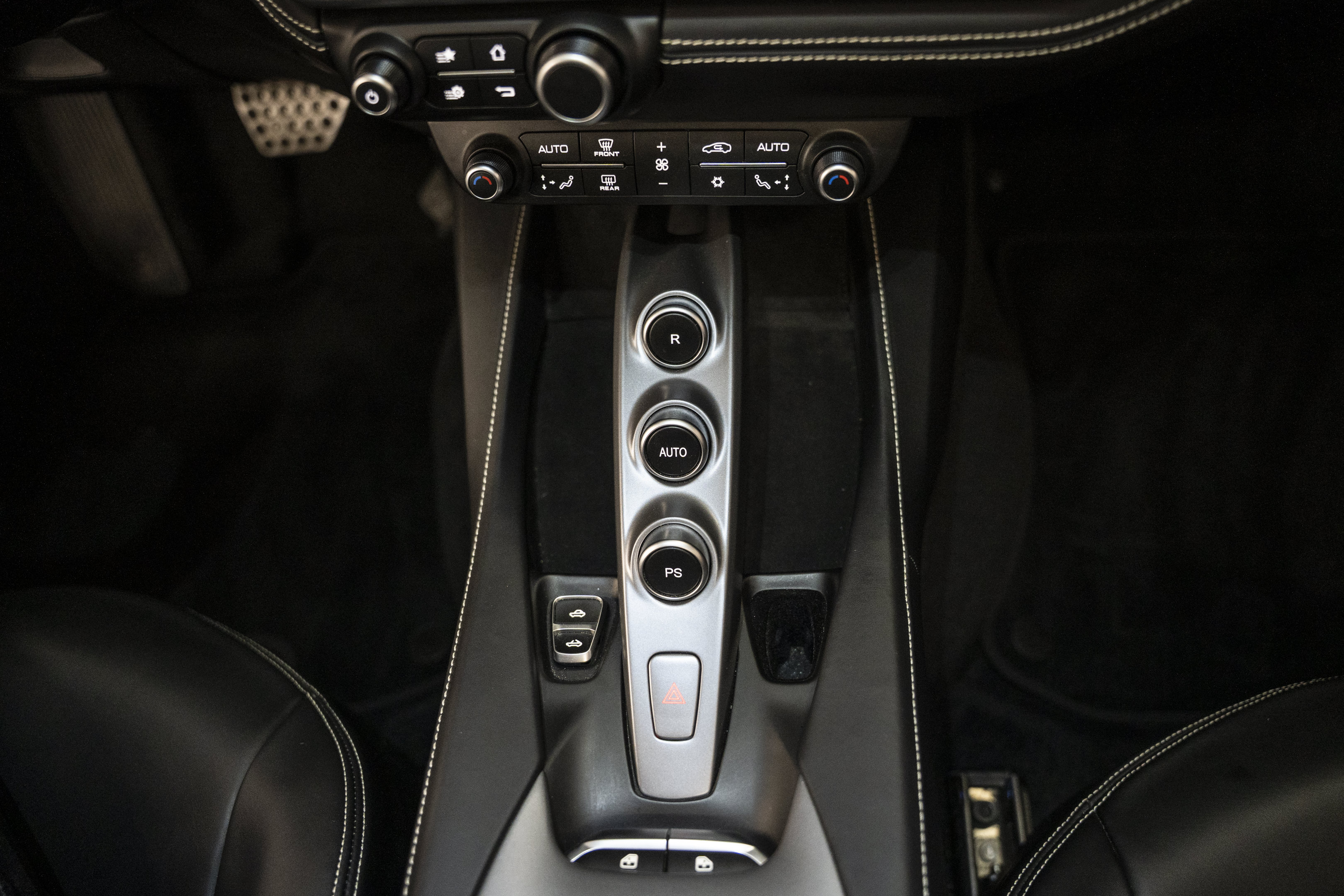 Used 2020 Ferrari Portofino RWD image 50