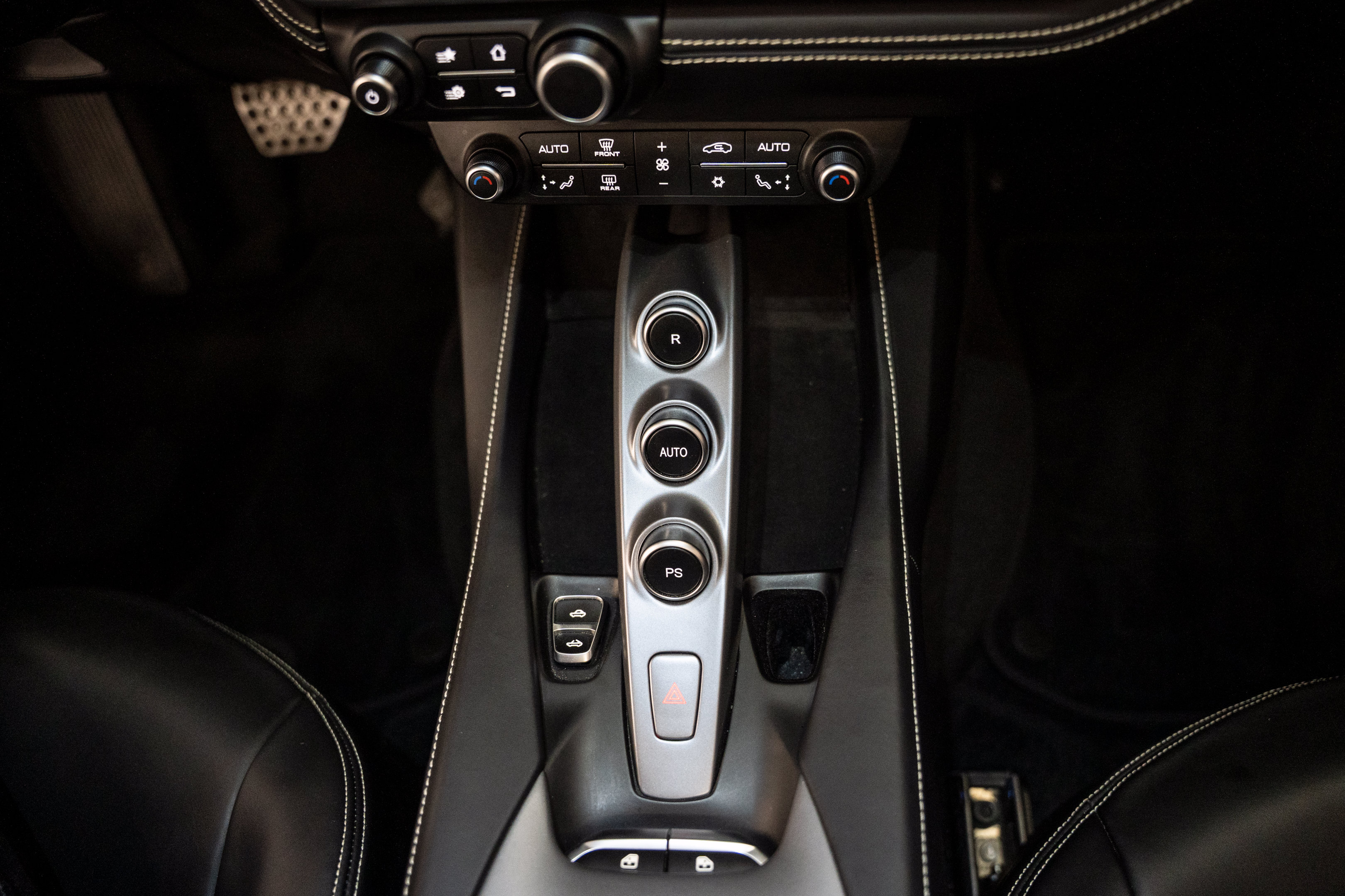 Used 2020 Ferrari Portofino RWD image 50