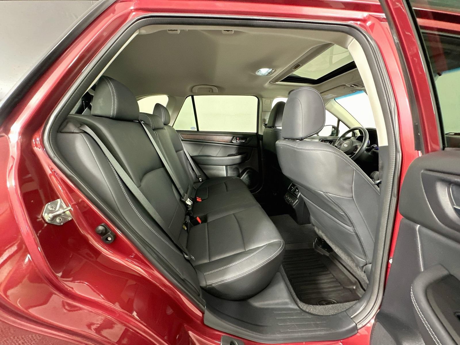 Used 2019 Subaru Outback 3.6R Limited AWD/4WD image 29