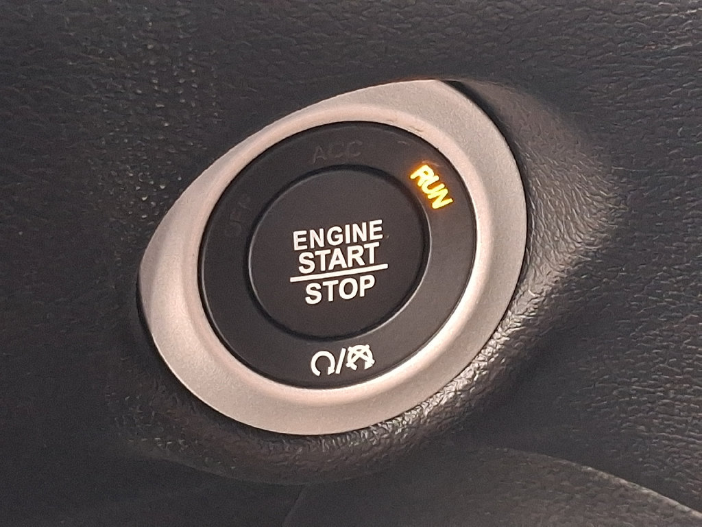 New 2027 Chrysler Pacifica Select AWD/4WD image 17